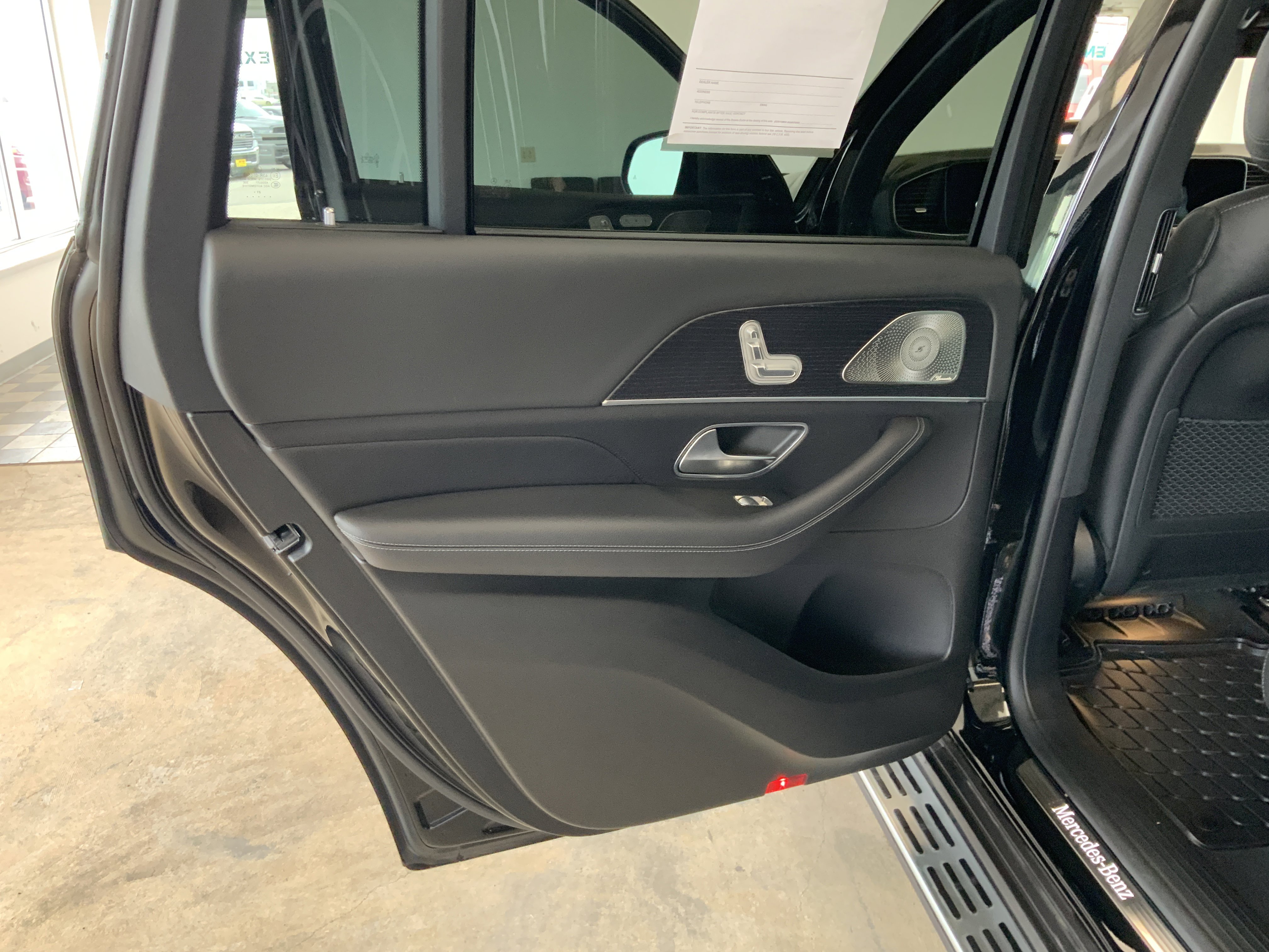 Used 2022 Mercedes-Benz GLS 450 4MATIC image 25