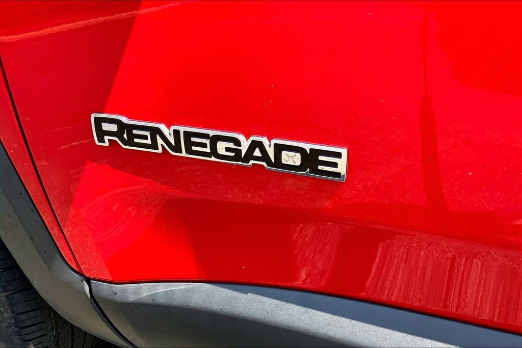 Used 2019 Jeep Renegade Latitude w/ Popular Equipment Group image 22