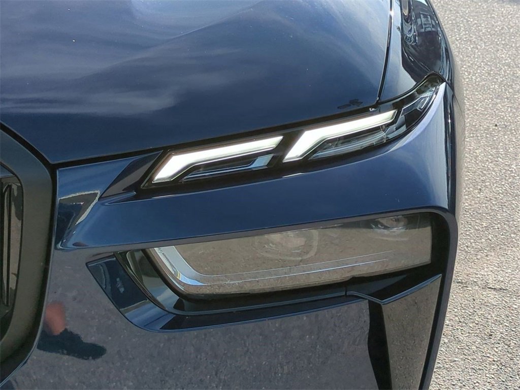 New 2026 BMW X7 M60i image 9