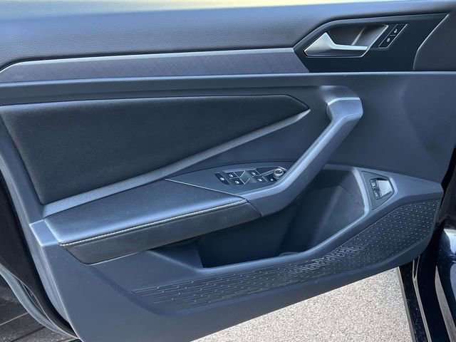 Certified 2023 Volkswagen Jetta SE w/ Panoramic Sunroof Package image 17