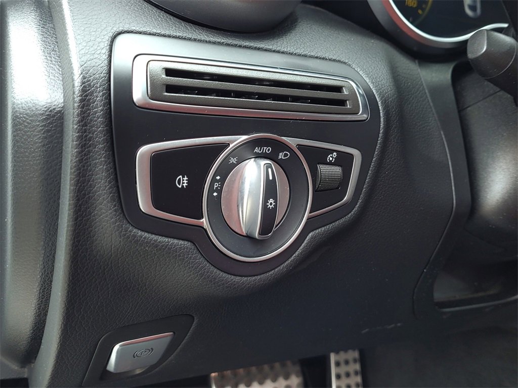 Used 2022 Mercedes-Benz C 300 Coupe image 24