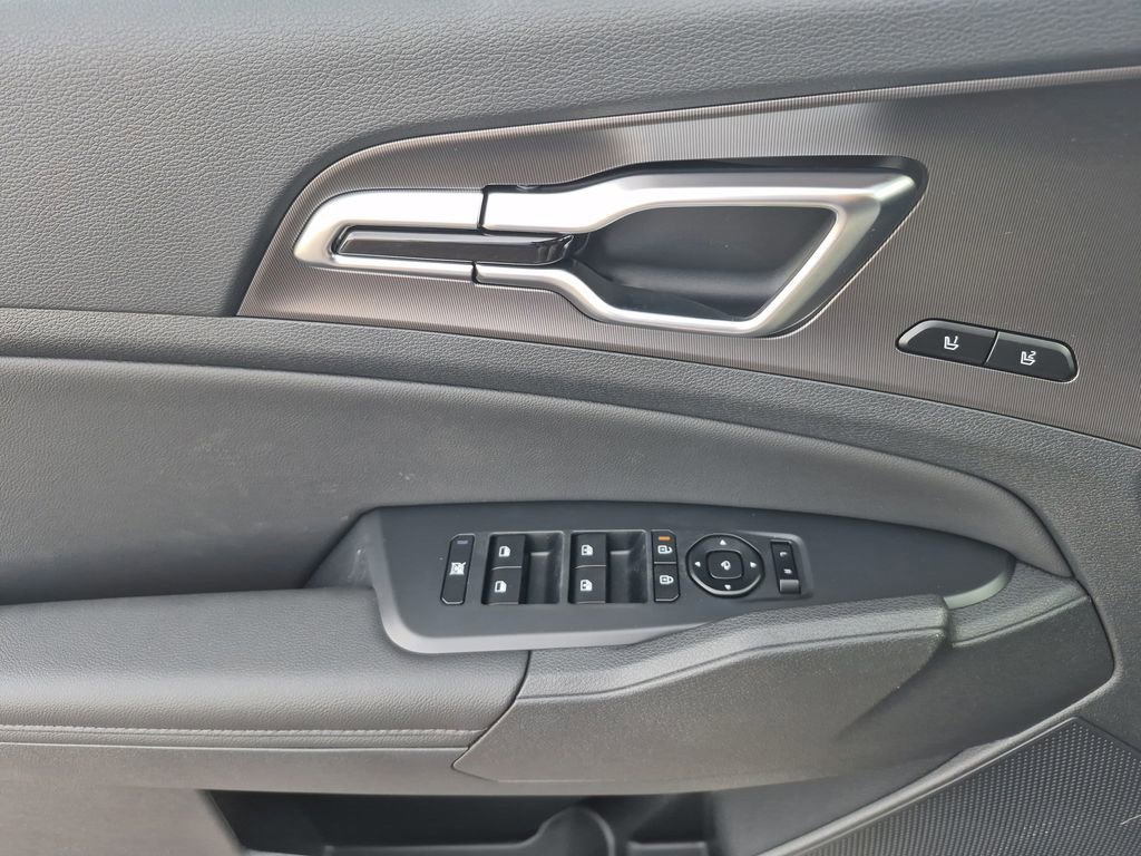 New 2026 Kia Sportage SX image 7