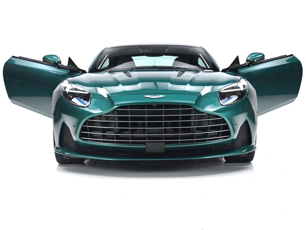 Used 2024 Aston Martin DB12 Coupe image 36