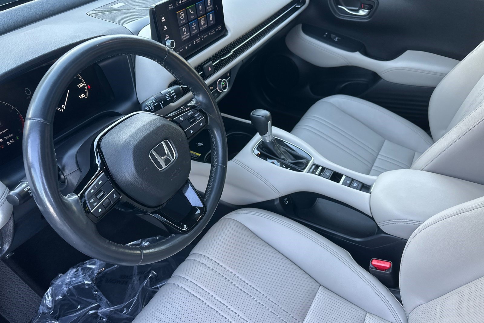 Certified 2024 Honda HR-V EX-L image 4
