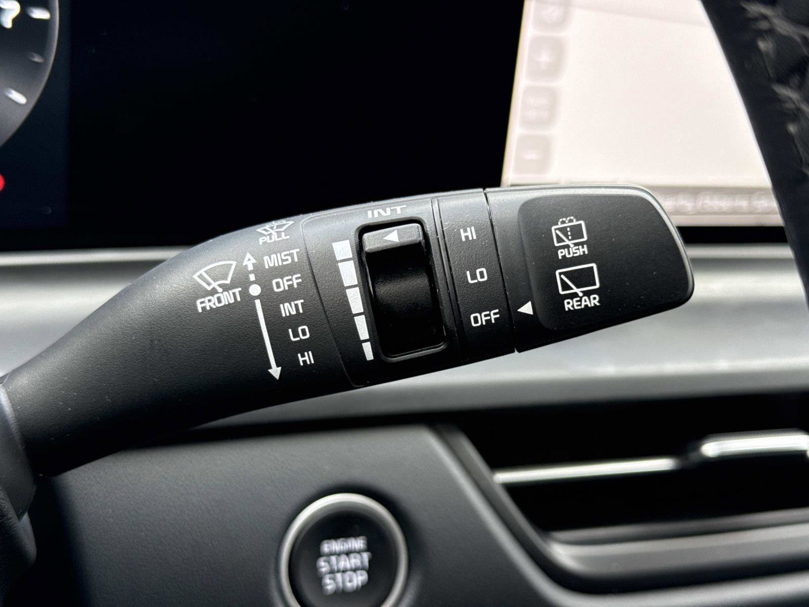 Used 2024 Kia Seltos EX image 11