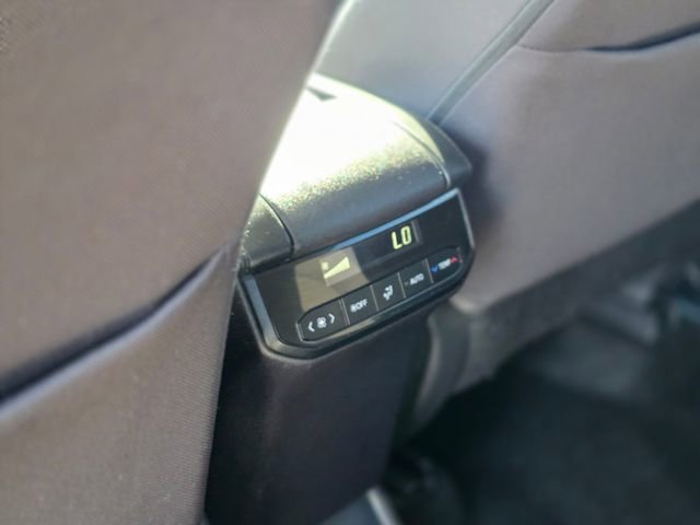 Used 2023 Toyota Highlander L image 21