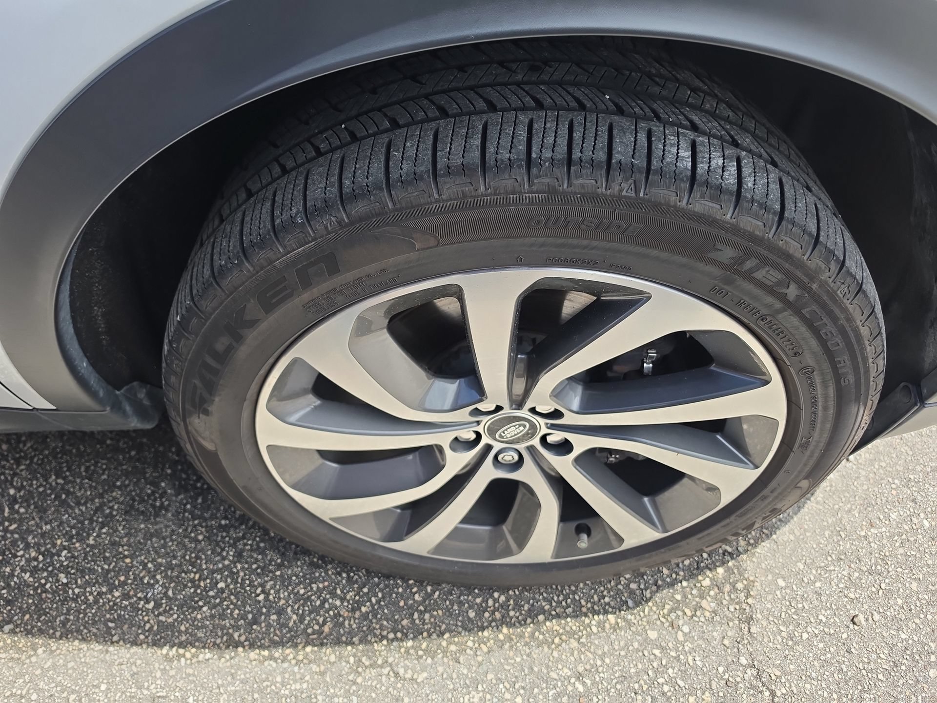 Used 2022 Land Rover Discovery Sport SE AWD/4WD image 11