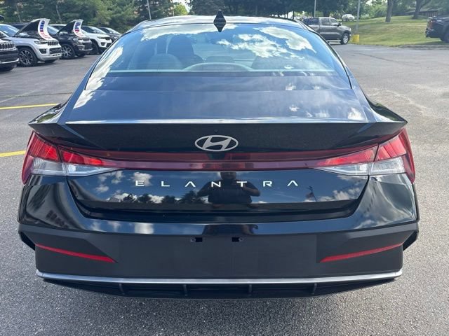 Used 2024 Hyundai Elantra SEL FWD image 6