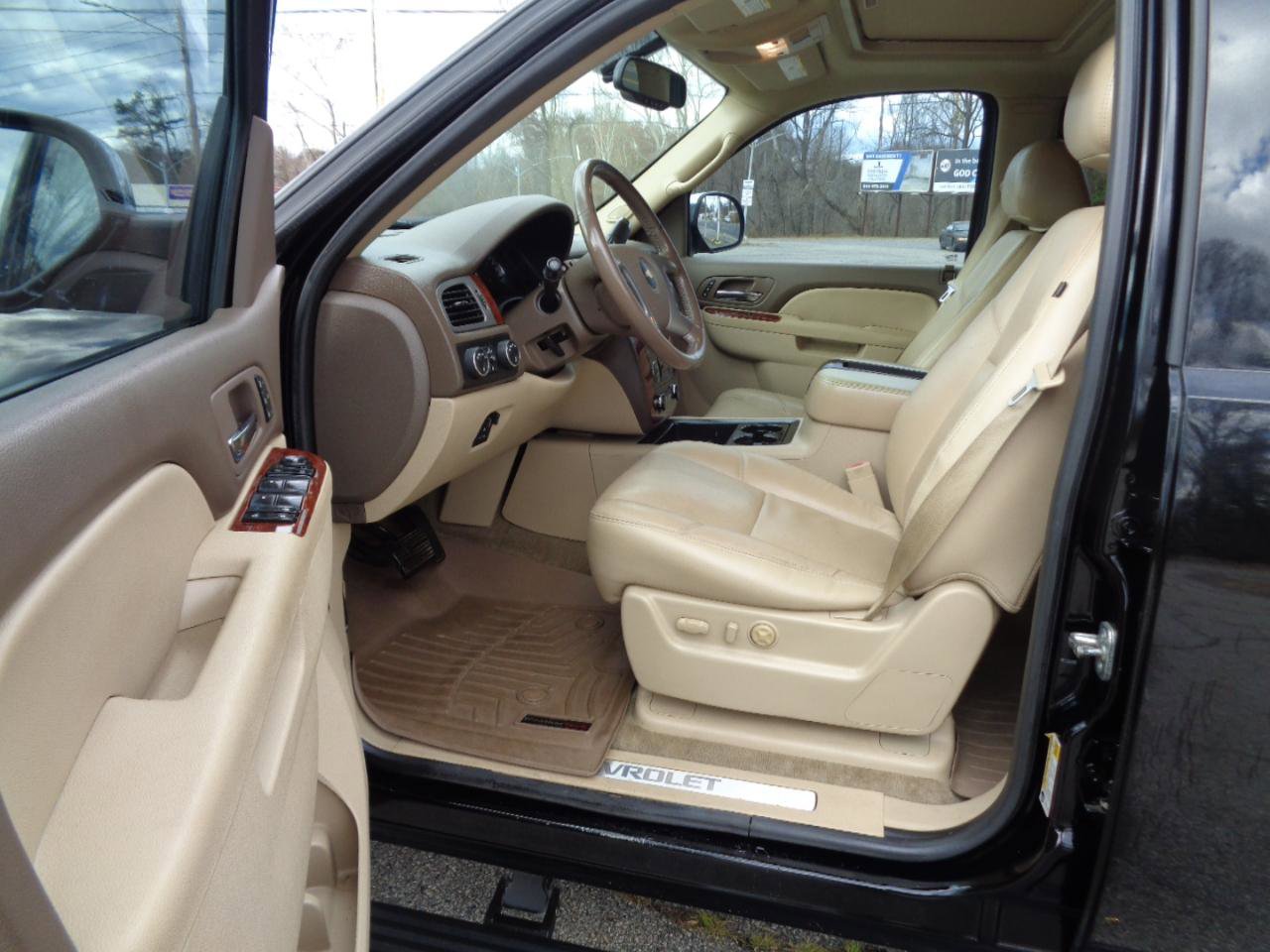 Used 2012 Chevrolet Tahoe LTZ AWD/4WD image 14