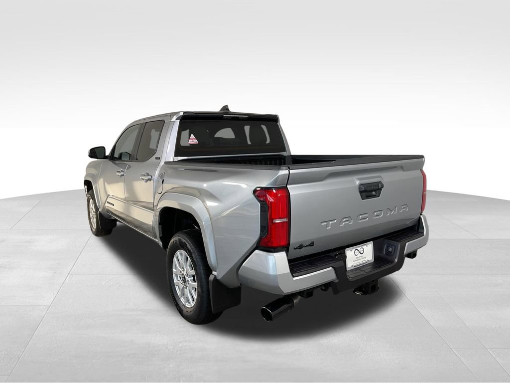 Used 2025 Toyota Tacoma SR5 image 7