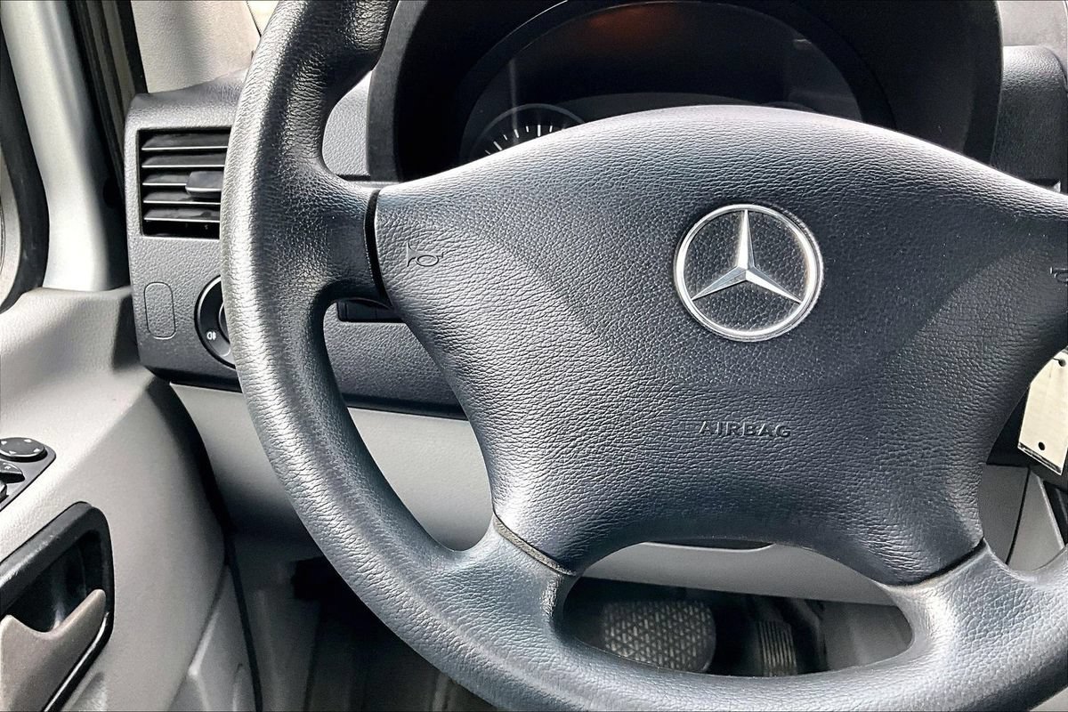 Used 2015 Mercedes-Benz Sprinter 2500 image 17