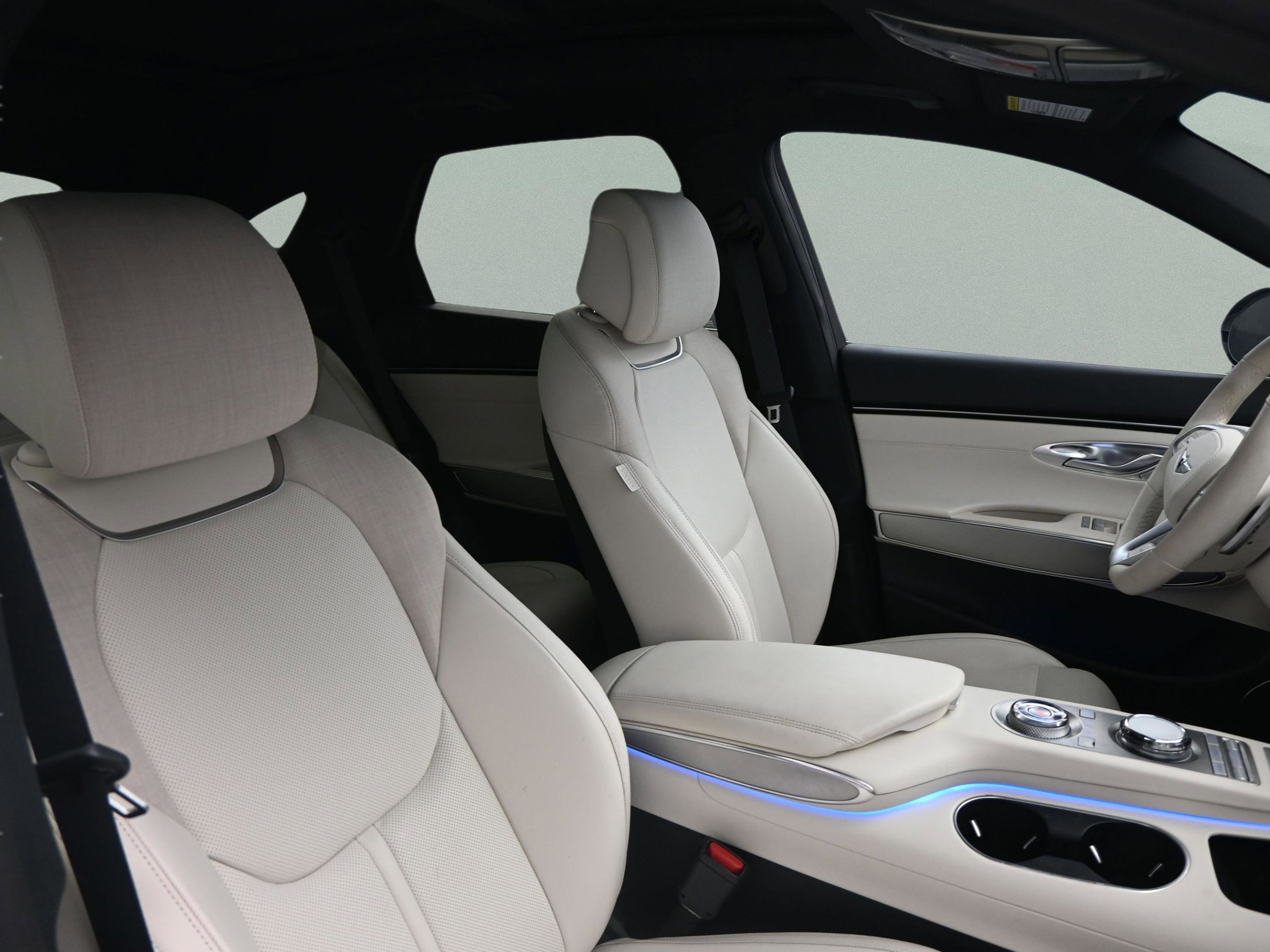 Used 2025 Genesis Electrified GV70 Advanced image 37