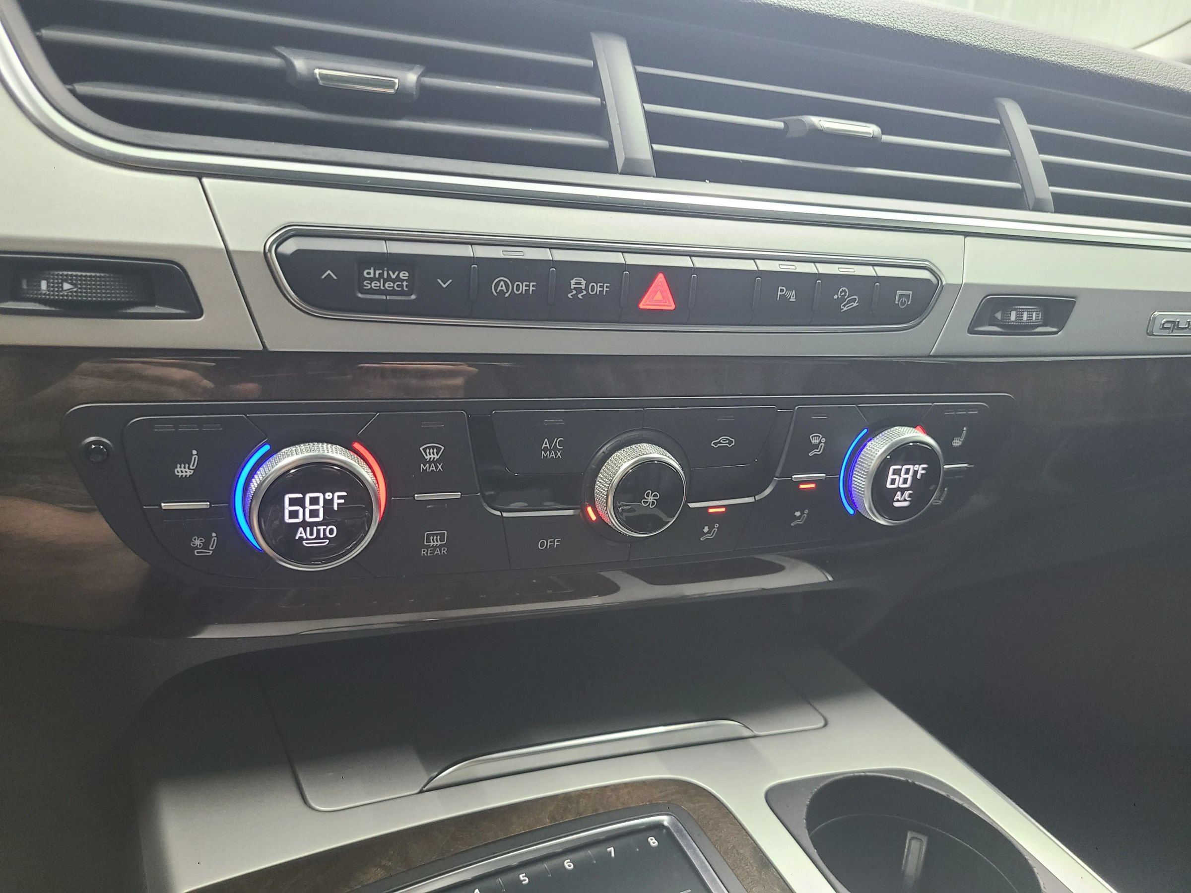 Used 2018 Audi Q7 2.0T Premium Plus AWD/4WD image 34