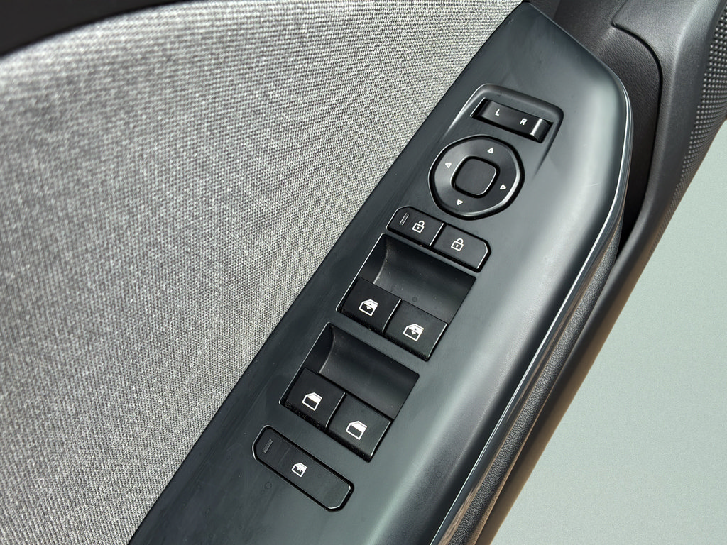 Used 2025 Kia K4 EX FWD image 12