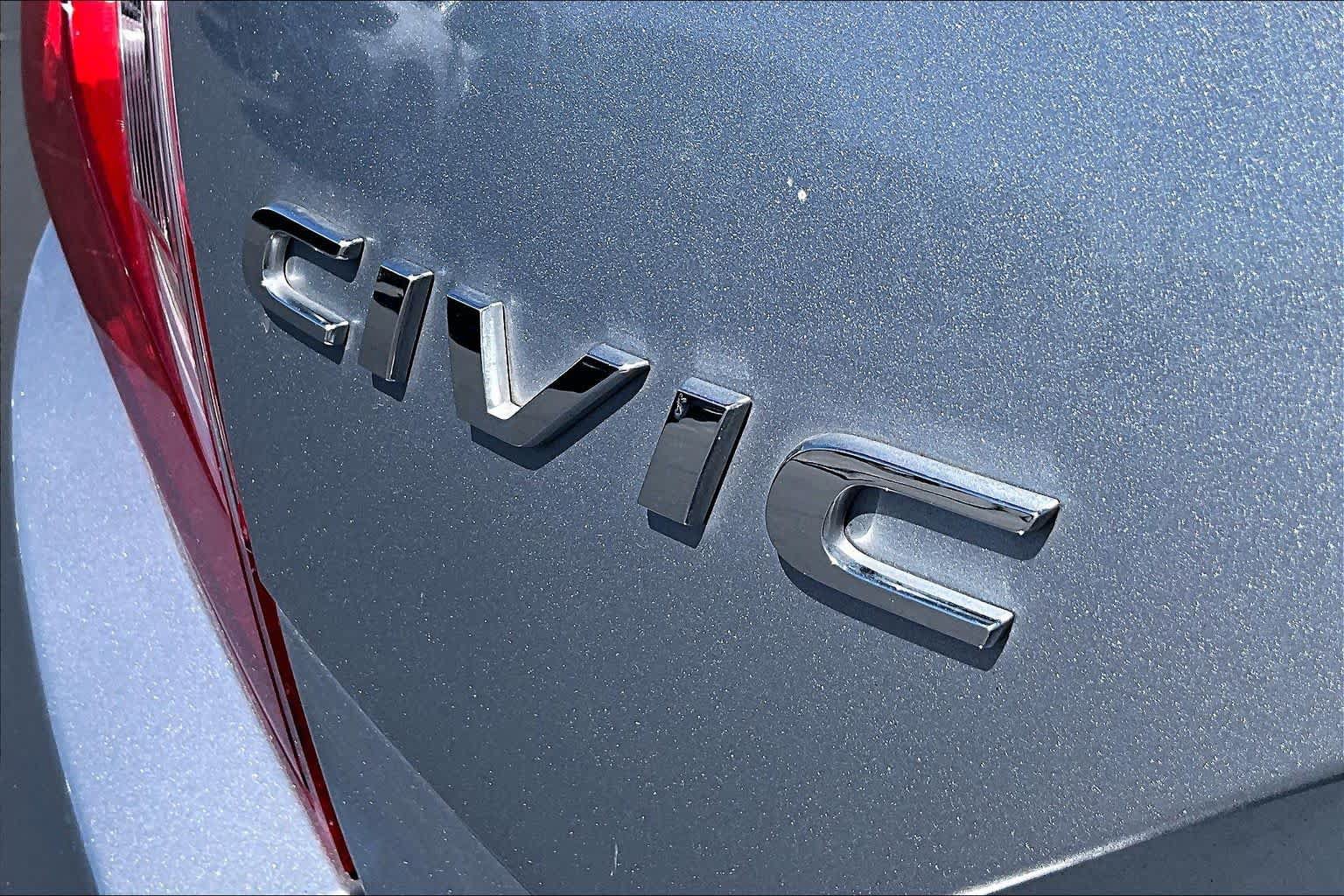 Used 2018 Honda Civic EX-L image 9
