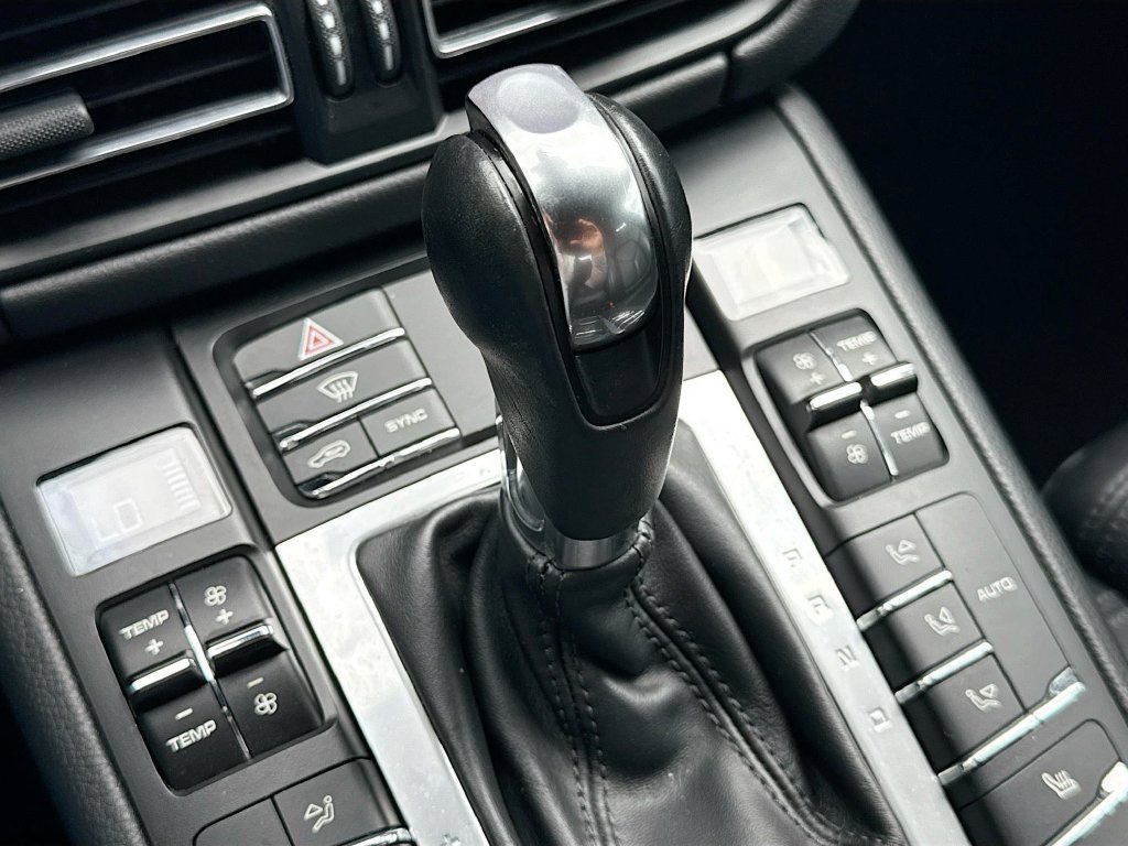Used 2021 Porsche Macan AWD/4WD image 18