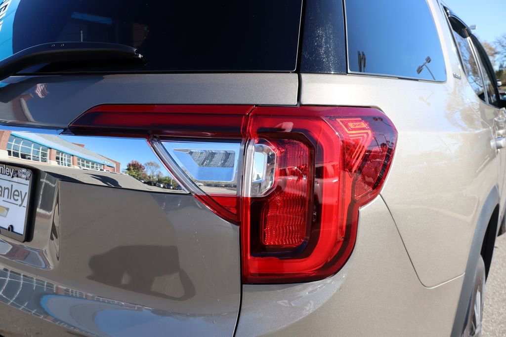 Used 2023 GMC Acadia SLE w/ Driver Convenience Package image 36