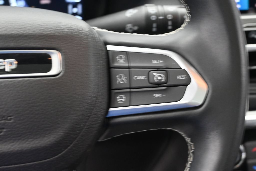 Used 2022 Jeep Compass High Altitude AWD/4WD image 29