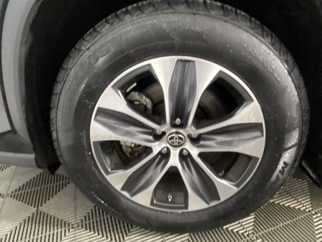 Used 2022 Toyota Highlander XLE image 26