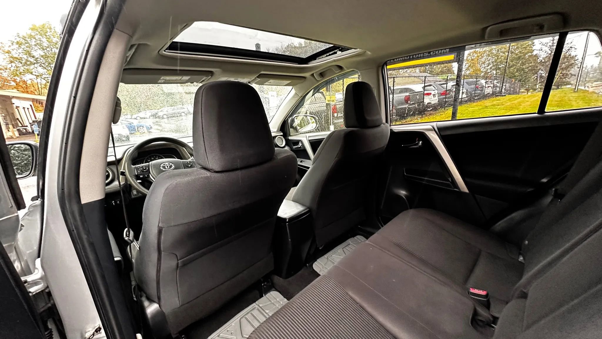 Used 2015 Toyota RAV4 XLE image 21