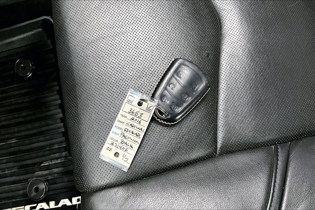 Used 2016 Cadillac Escalade Premium image 37