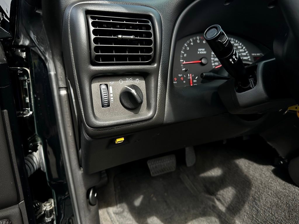 Used 2002 Chevrolet Camaro Z28 w/ Sport Appearance Pkg RWD image 32