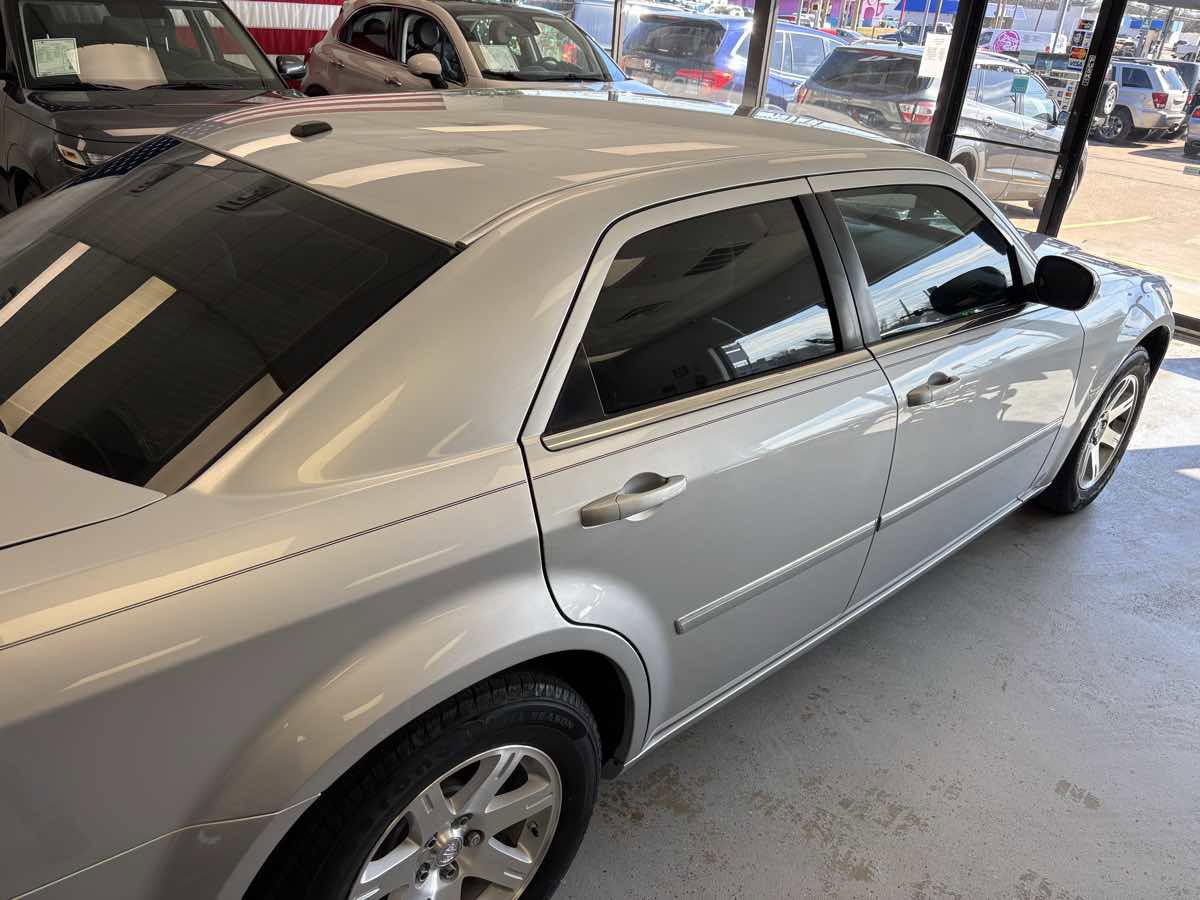 Used 2007 Chrysler 300 Touring image 12