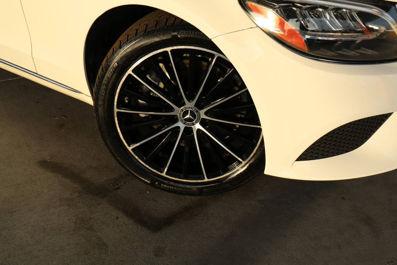 Used 2019 Mercedes-Benz C 300 4MATIC Sedan image 3