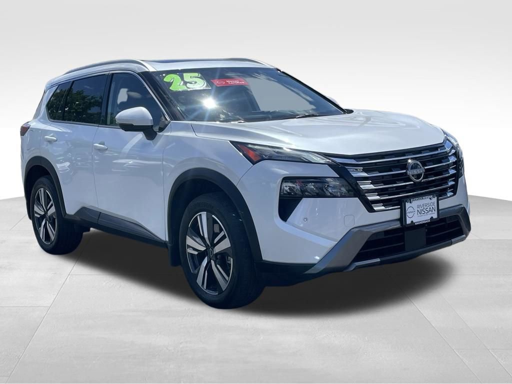 Certified 2025 Nissan Rogue SL w/ Tech Package AWD/4WD image 3