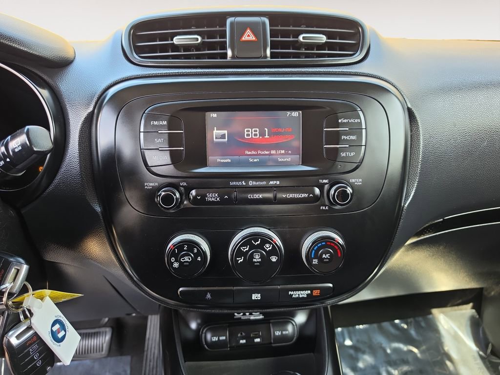 Used 2015 Kia Soul image 11