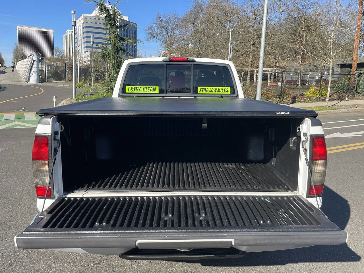 Used 2004 Nissan Frontier XE w/ (VTP) Value Truck Pkg image 11