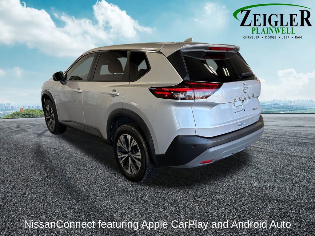 Used 2022 Nissan Rogue SV image 5