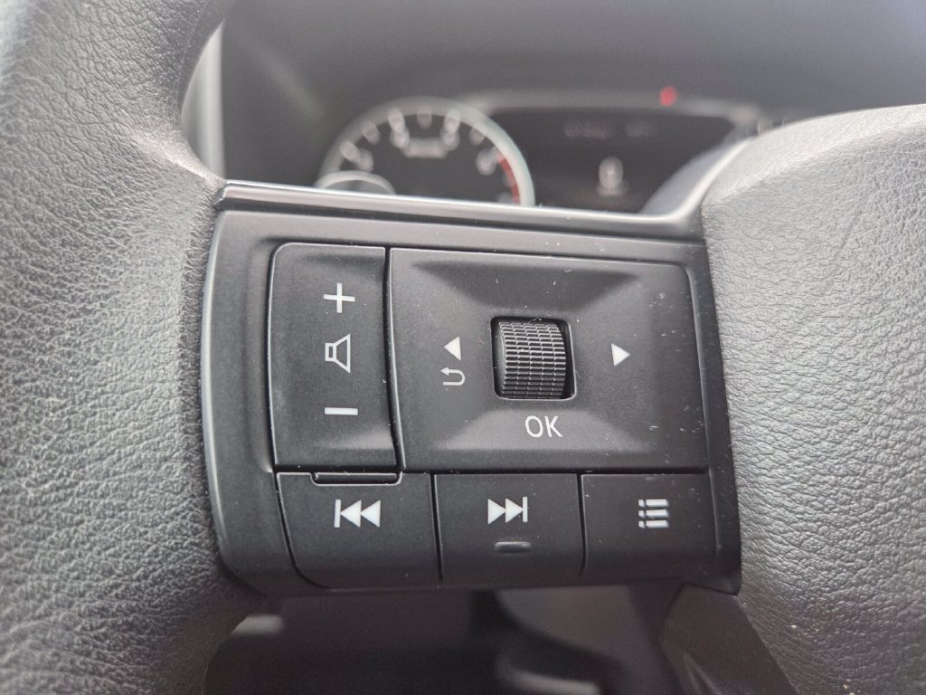 Used 2026 Nissan Rogue S FWD image 13