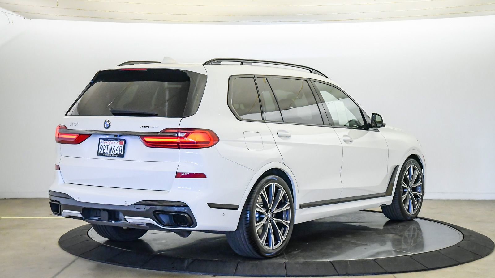 Certified 2022 BMW X7 xDrive40i w/ M Sport Package AWD/4WD image 5