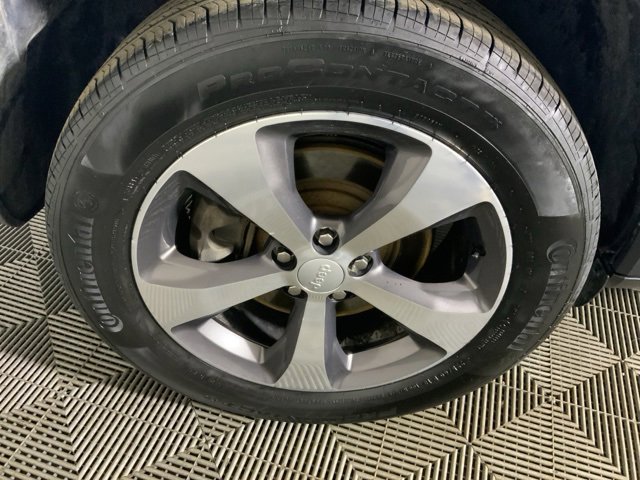 Used 2019 Jeep Cherokee Limited image 45