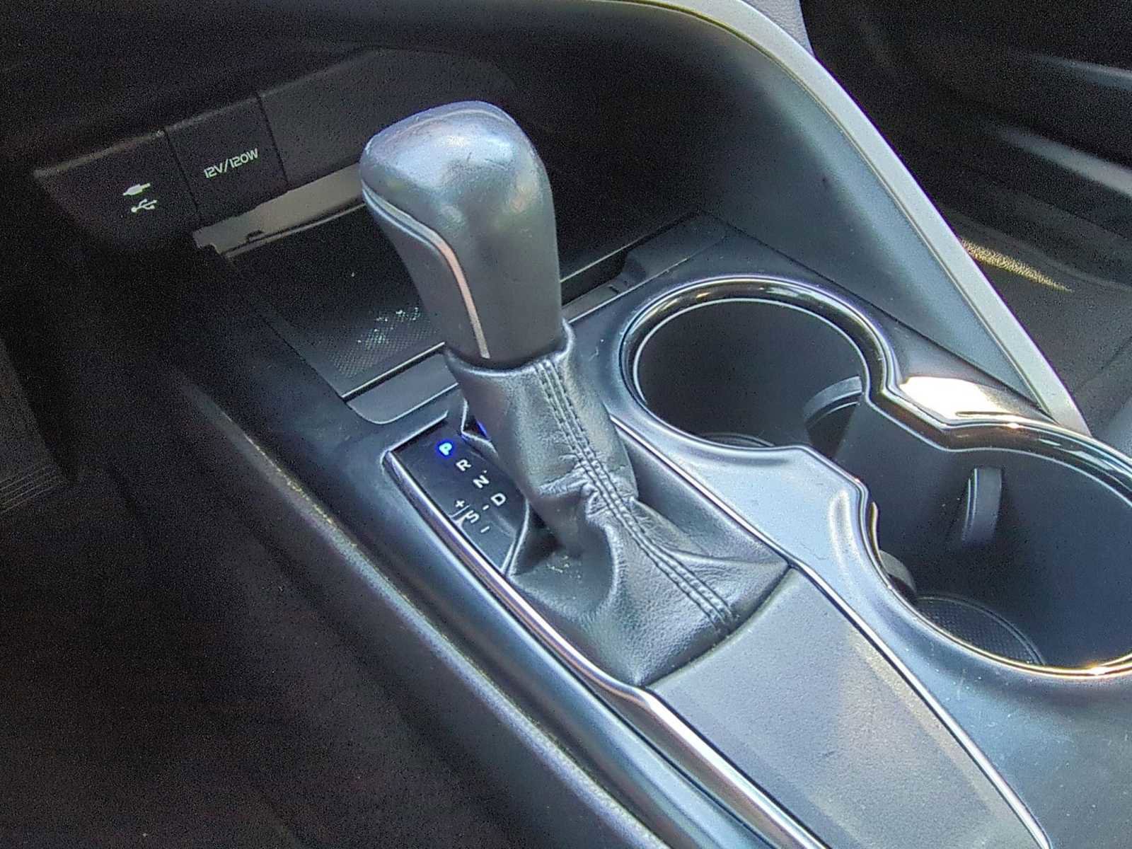 Used 2019 Toyota Camry SE FWD image 15