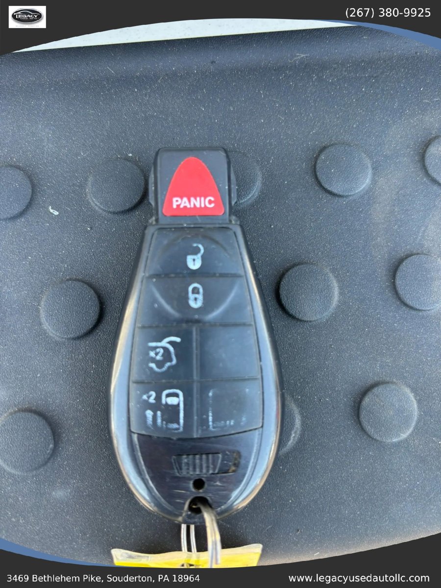 Used 2010 Chrysler Town & Country Touring FWD image 74