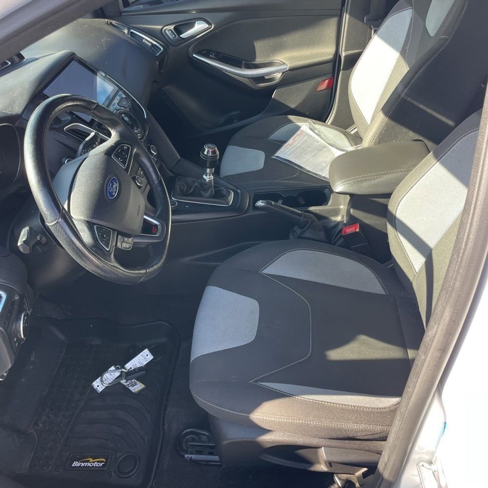 Used 2017 Ford Focus ST FWD image 5