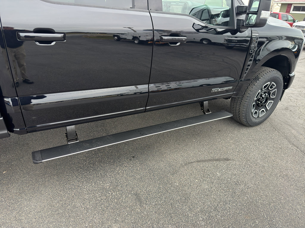 New 2026 Ford F250 Platinum w/ FX4 Off-Road Package image 5