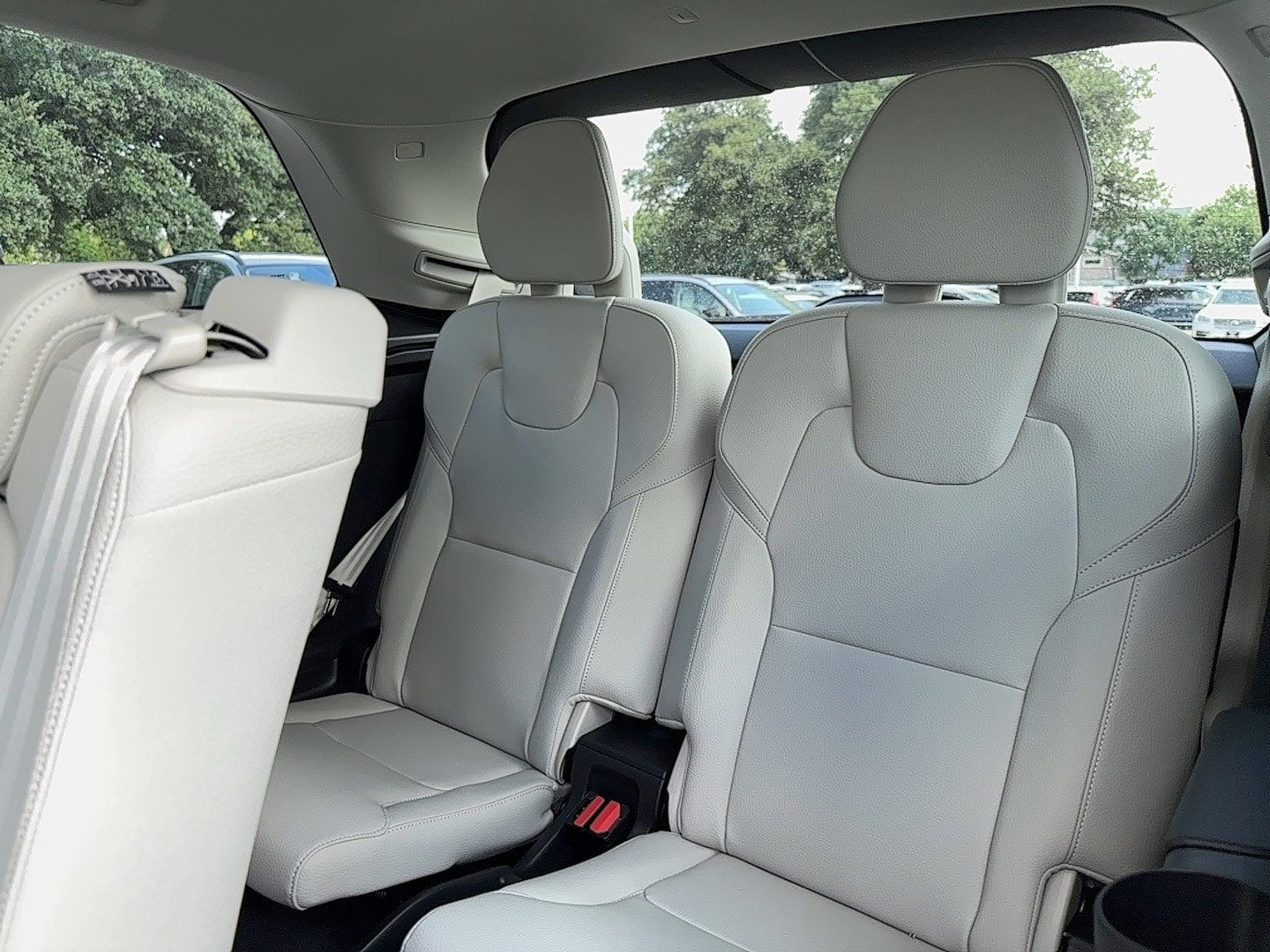 Used 2025 Volvo XC90 T8 Core w/ Protection Package Premier AWD/4WD image 17