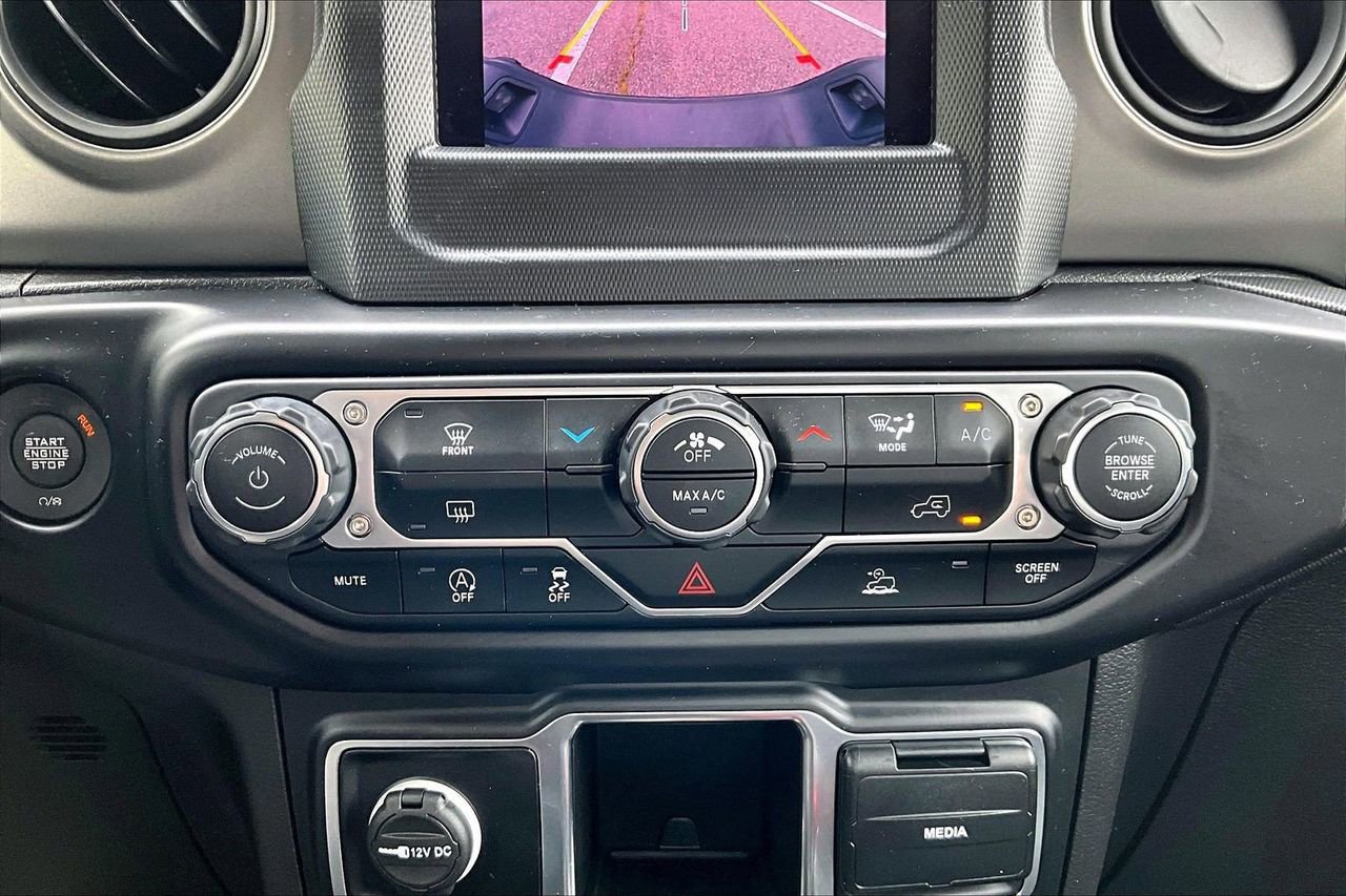 Certified 2022 Jeep Gladiator Sport AWD/4WD image 17