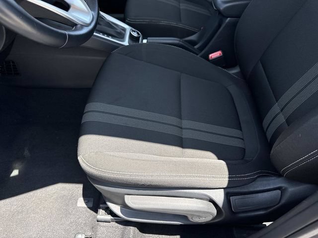 Used 2025 Hyundai Venue SEL FWD image 19