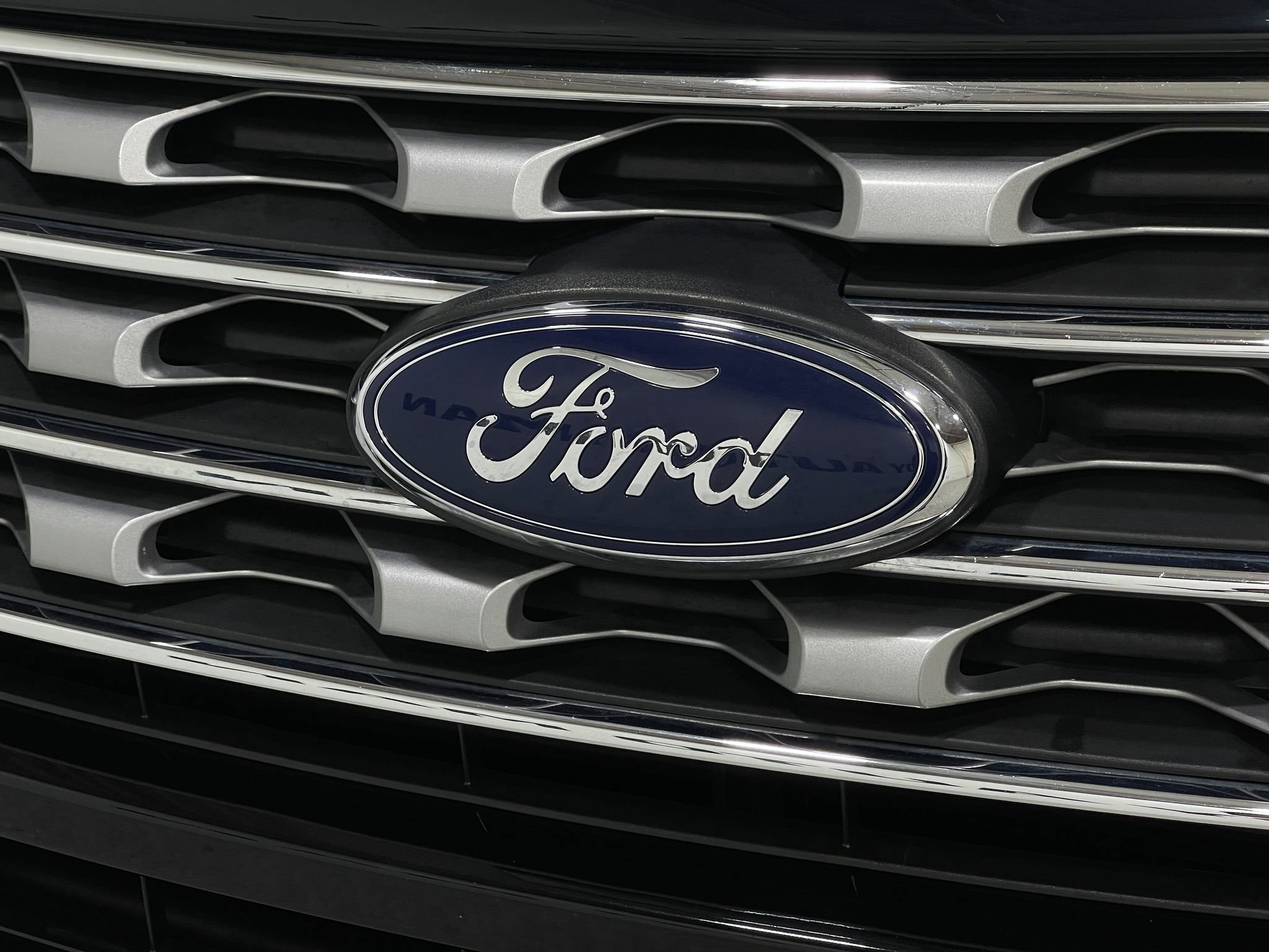 Used 2017 Ford Explorer Limited image 40