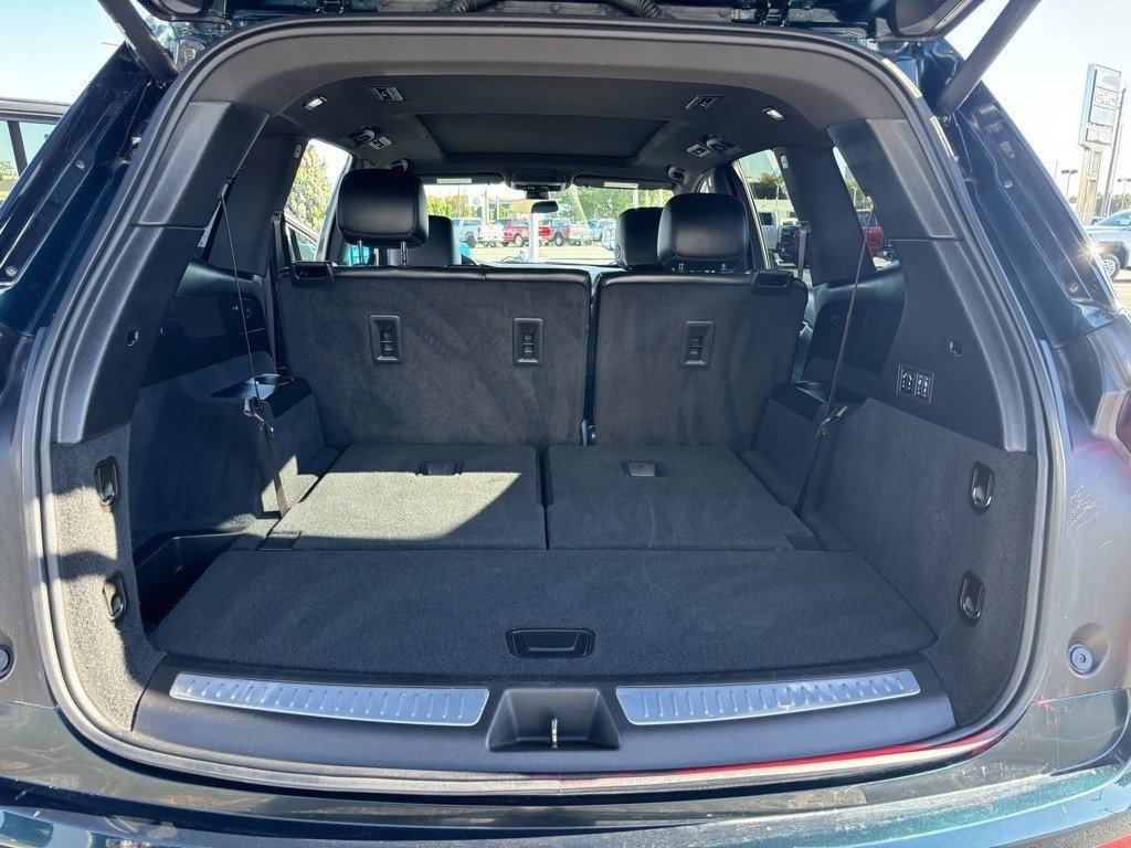 Used 2024 Cadillac XT6 Premium Luxury image 32