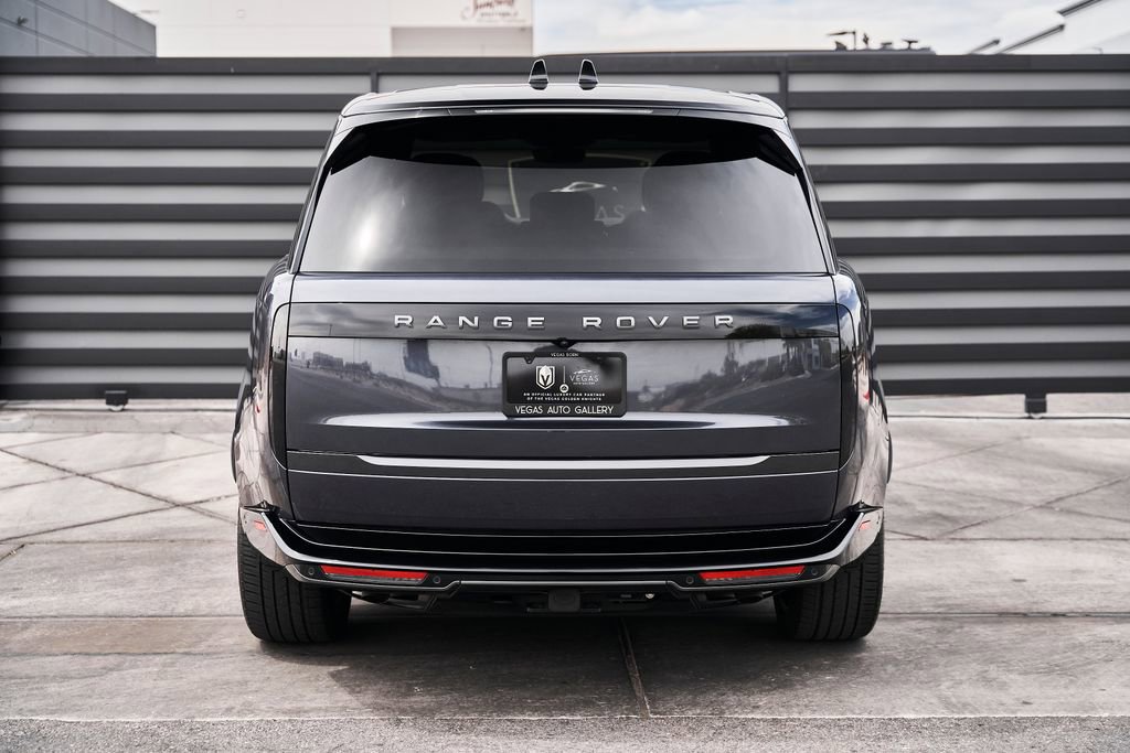 Used 2025 Land Rover Range Rover SE AWD/4WD image 13