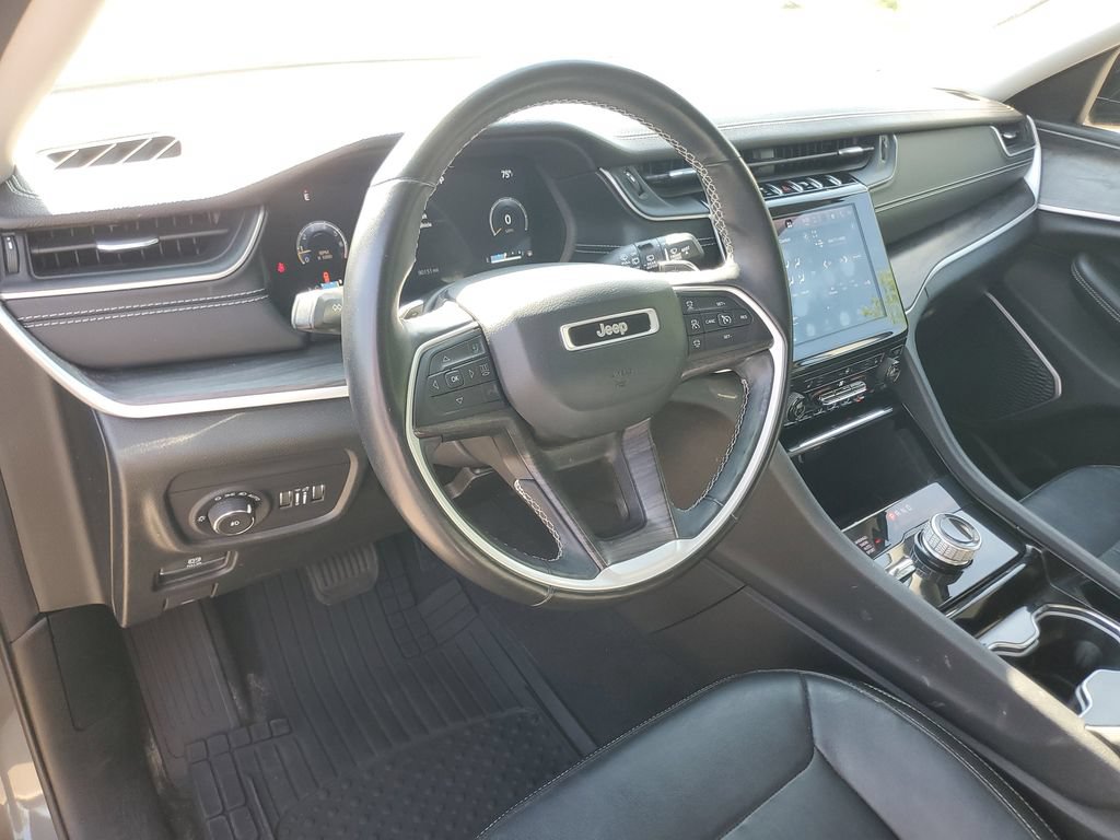 Used 2021 Jeep Grand Cherokee L Limited AWD/4WD image 15