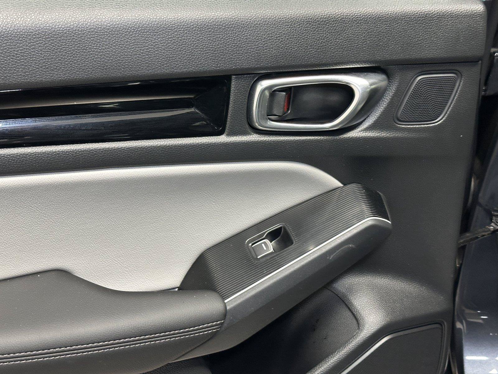 Used 2025 Honda Civic FWD Hybrid Sedan image 31