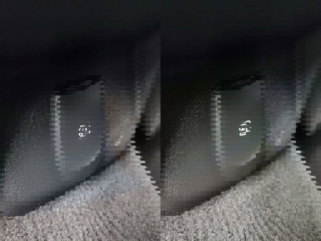 Used 2025 Genesis GV70 2.5T image 13