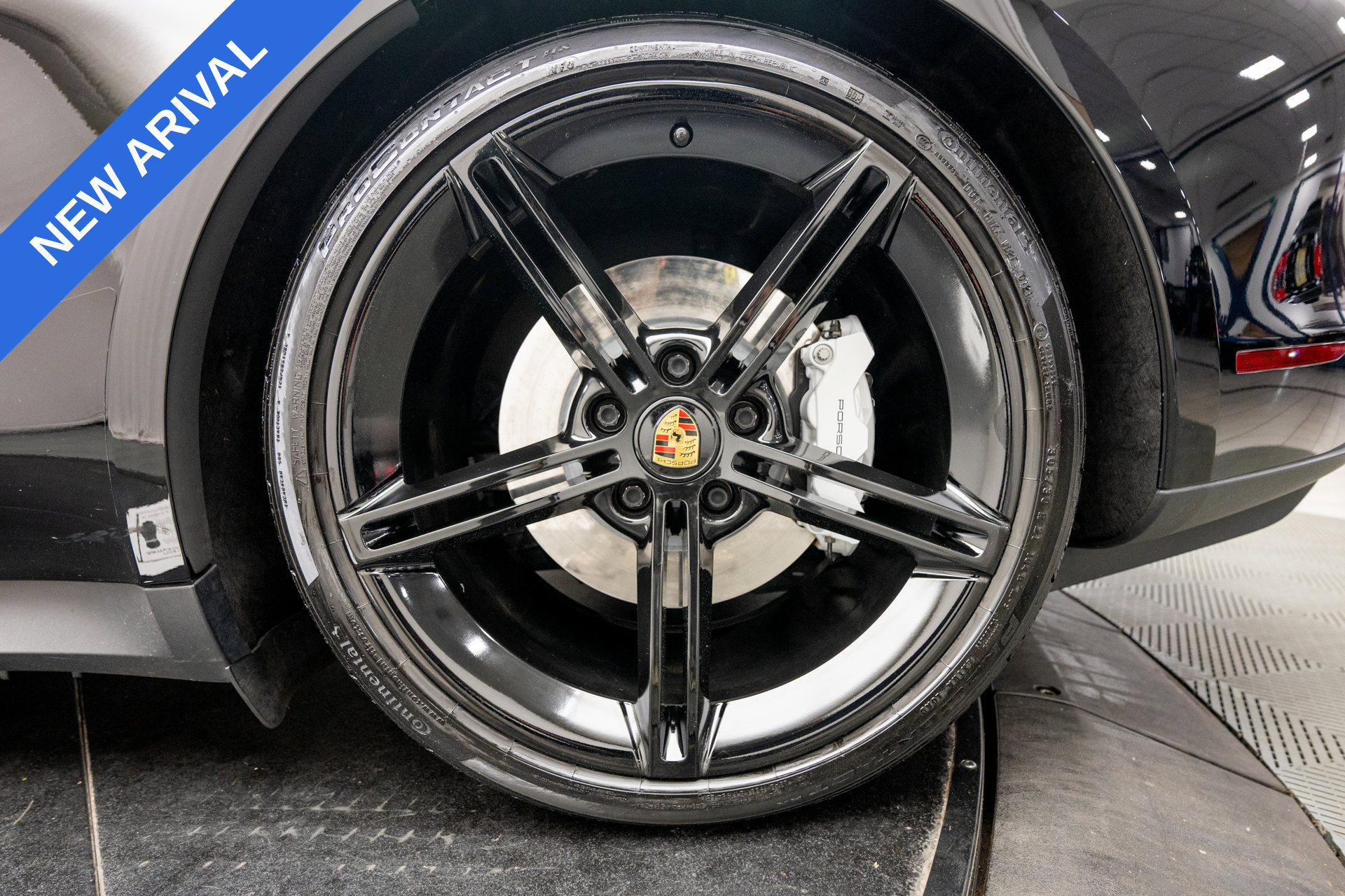 Used 2021 Porsche Taycan 4S AWD/4WD image 33