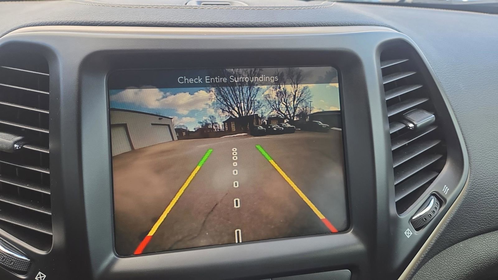 Used 2017 Jeep Cherokee Latitude image 22